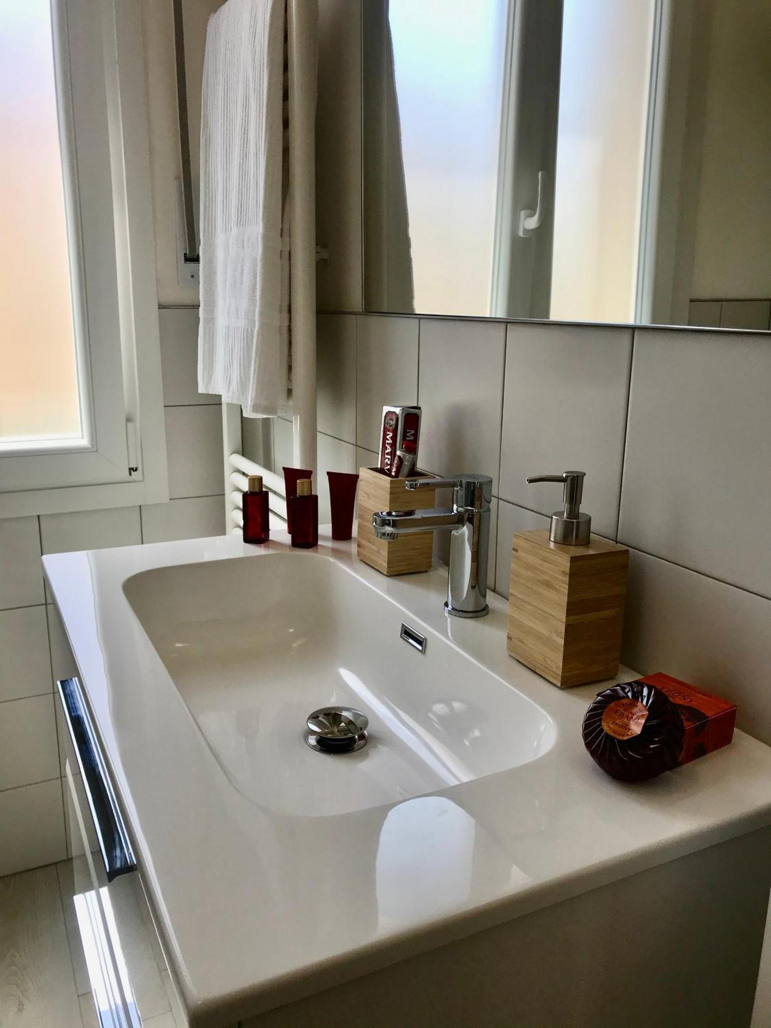 Suite Locchi. Vicino Tramvia/Careggi/Meyer Флоренция Экстерьер фото
